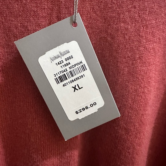Neiman Marcus XL NWT cashmere sweater with fun sleeves. Beautiful sweater. NWT. - Picture 4 of 8